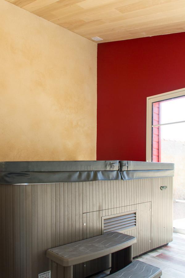 Le Puy Carmin - Chambre D'Hotes Avec Jacuzzi Bazoges-en-Paillers 外观 照片